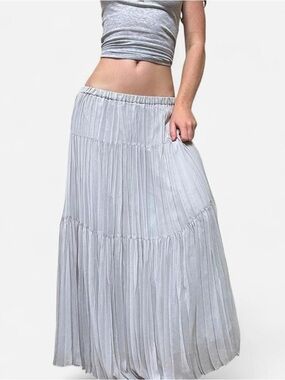 Pas De Calais grey pleated long skirt